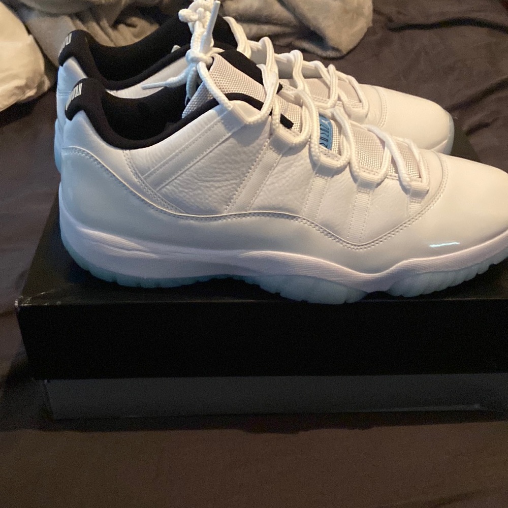 Retro 11 Columbia low